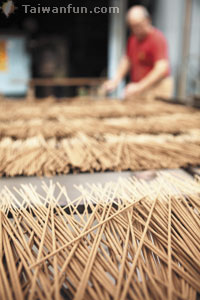 �j�� ���y�K���Q