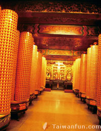 Jenn Lann Temple in Dajia
