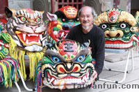 Chen Ming-hong dances with lions