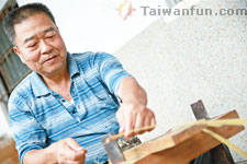 Bamboo weaving master Liu Qin-lin