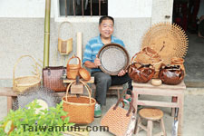Bamboo weaving master Liu Qin-lin