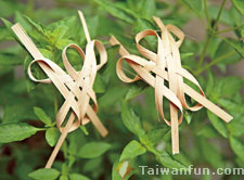 Bamboo weaving master Liu Qin-lin