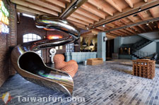 Red Dot Hotel