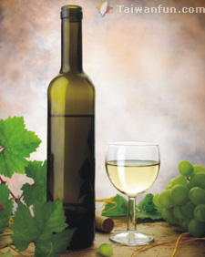 Understanding Aperitifs and Digestifs: The Overture and Finale
