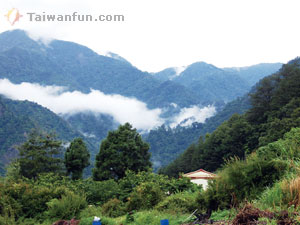 Camping out in Taichung's Guguan 